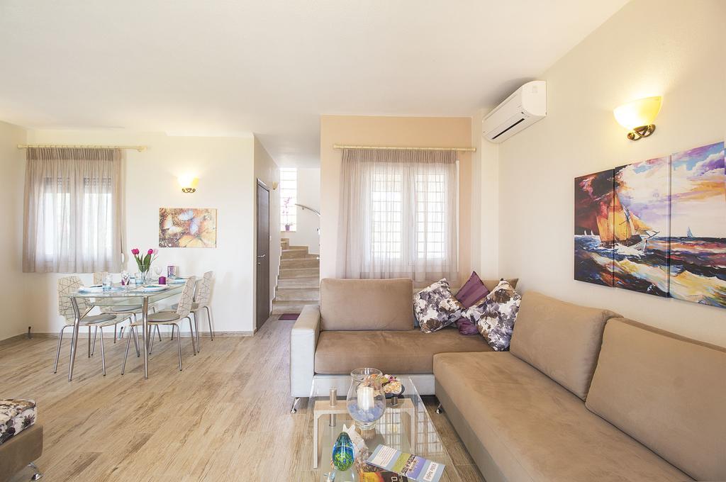Villa Nefeli - Akti Salonikiou A อาโยส นิโกลาออส ภายนอก รูปภาพ