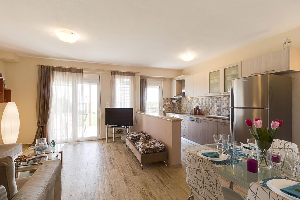 Villa Nefeli - Akti Salonikiou A อาโยส นิโกลาออส ภายนอก รูปภาพ